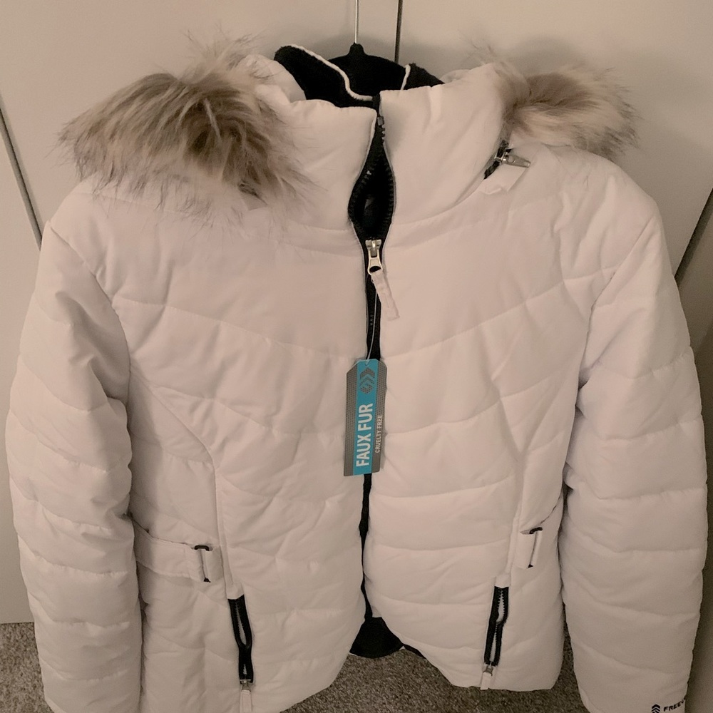 Free country coat NEW WITH TAGS